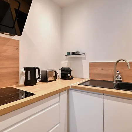 Diffonty Furnished Flat アパート ラシオタ